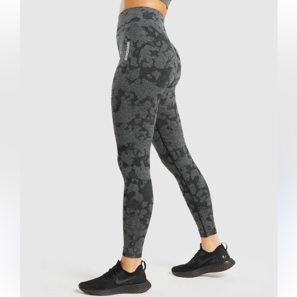 NWOT Gymshark leggings sz L